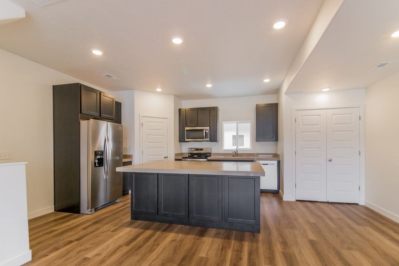 4567 W Lonely Grove Ct #ID - Photo 3 of 24