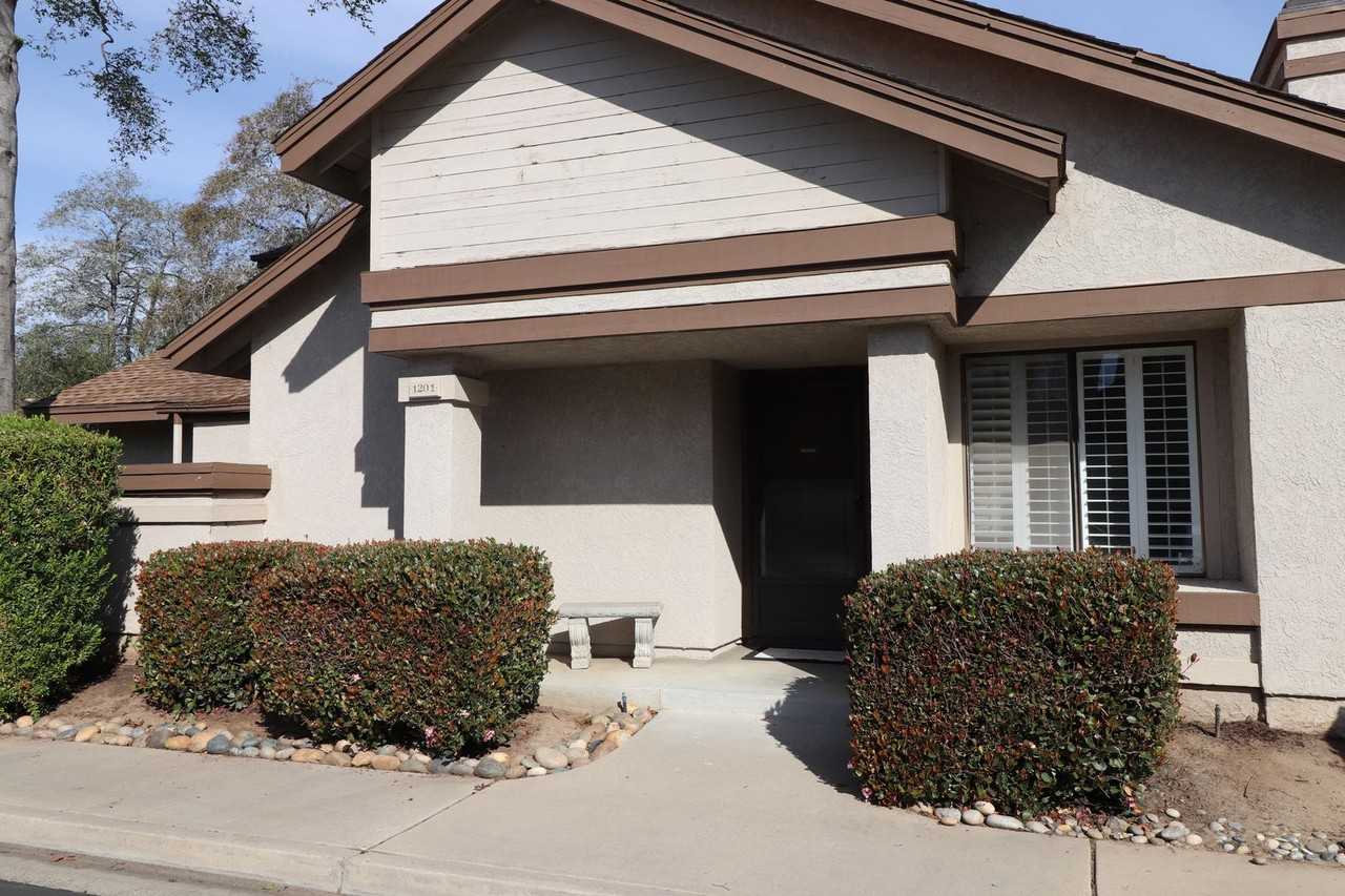 1201 Hearthstone Ln - Photo 2 of 16