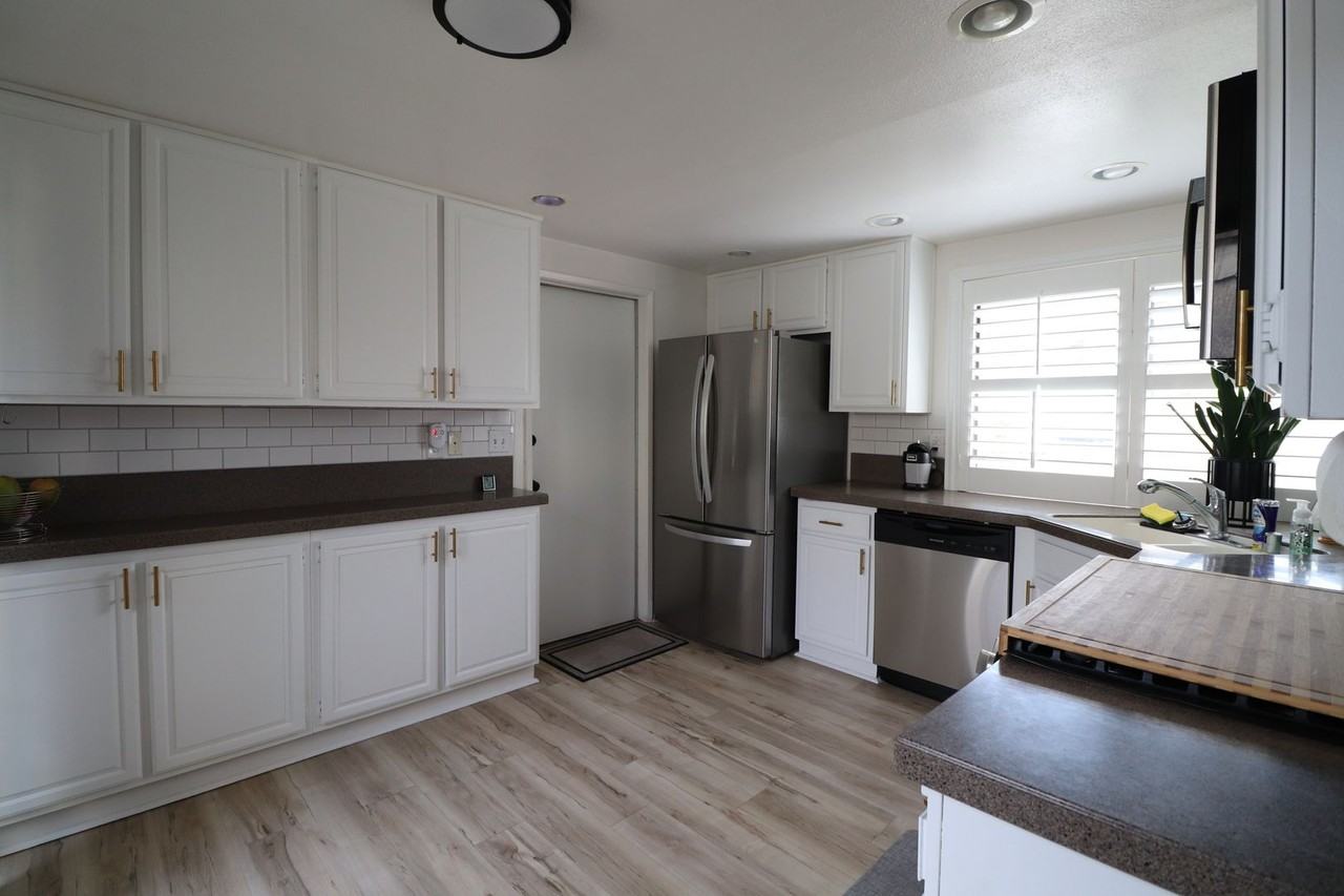 1201 Hearthstone Ln - Photo 6 of 16