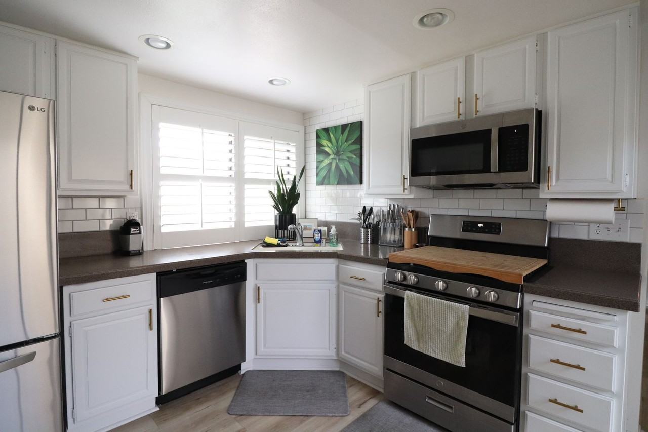 1201 Hearthstone Ln - Photo 7 of 16