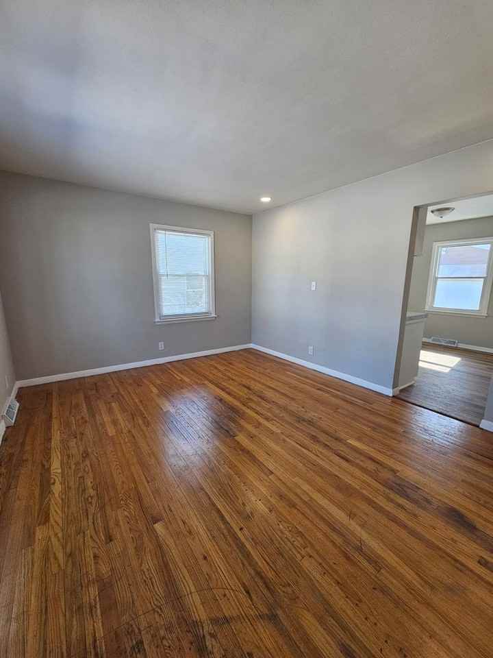 3119 W 67th St - Photo 3 of 16