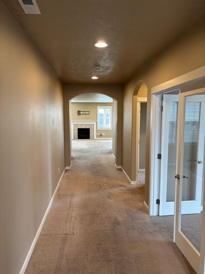 2596 Nw Hemlock Way - Photo 3 of 23