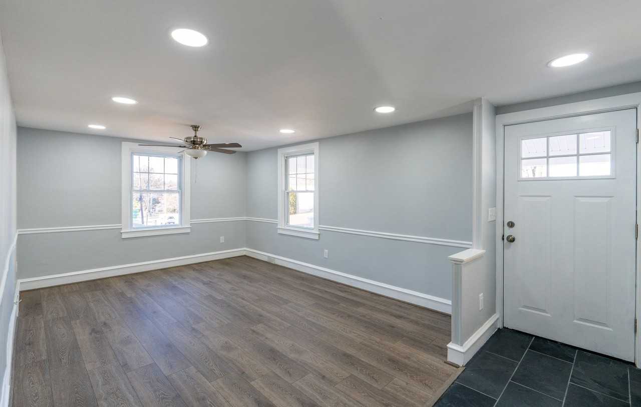 87 S Sproul Rd - Photo 3 of 48