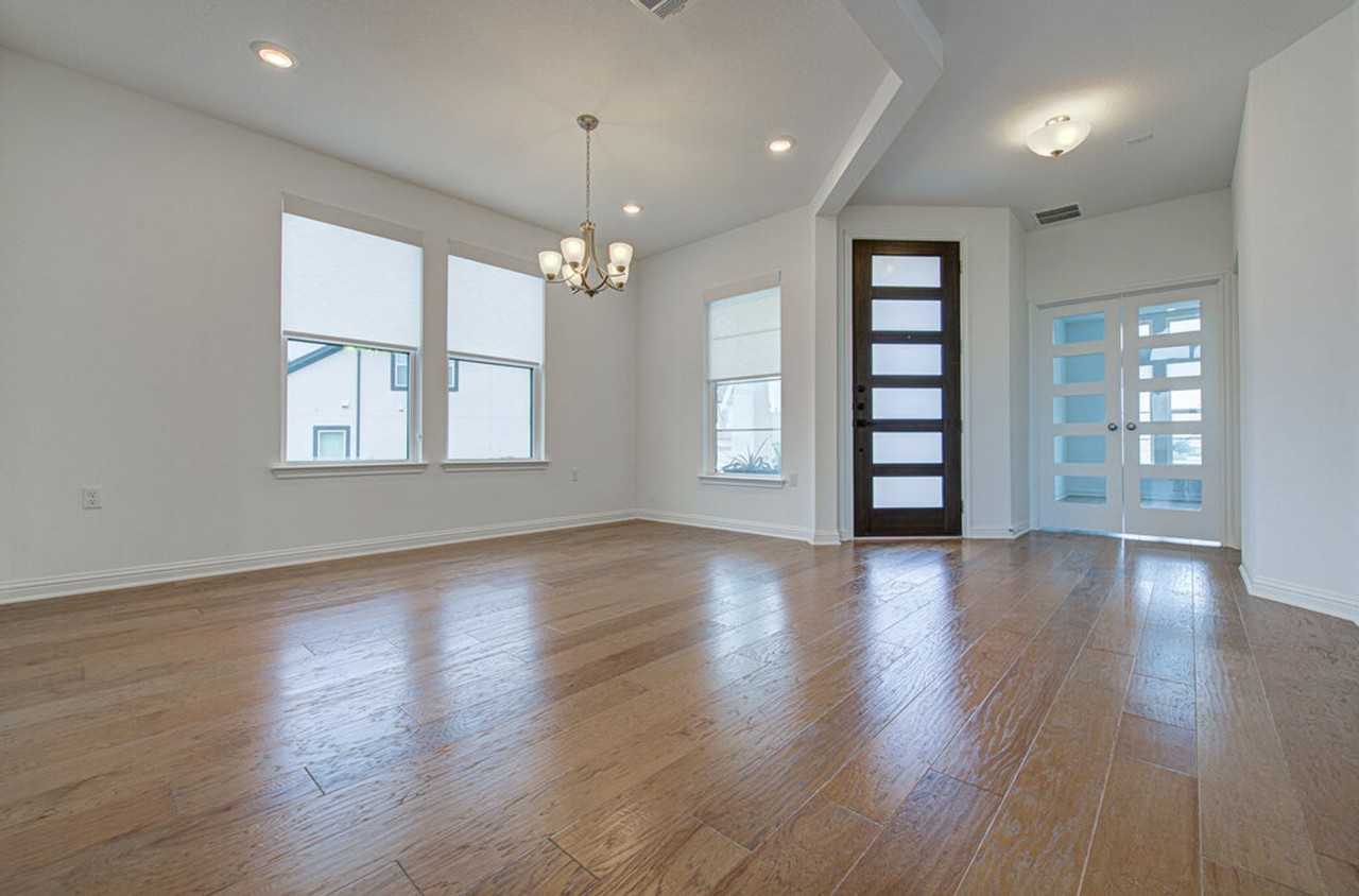 7100 Poulain Dr - Photo 2 of 43