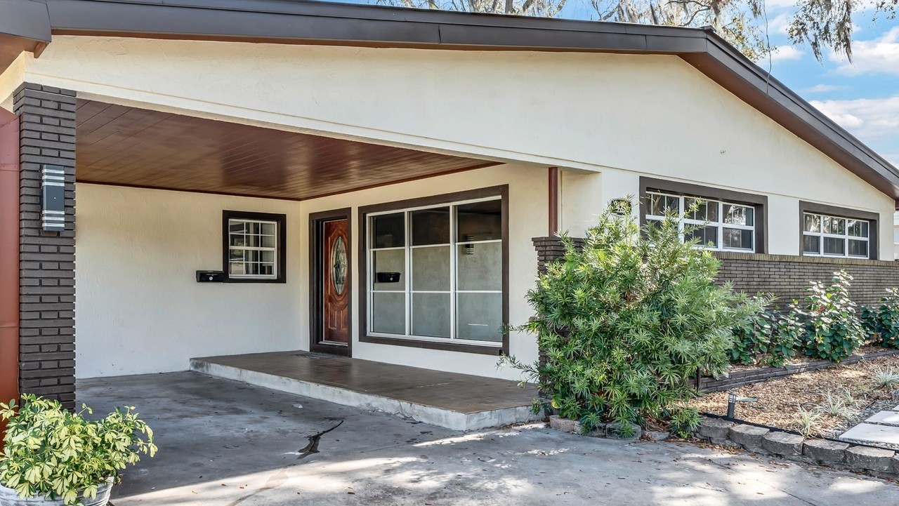 929 W Beacon Ave - Photo 3 of 50