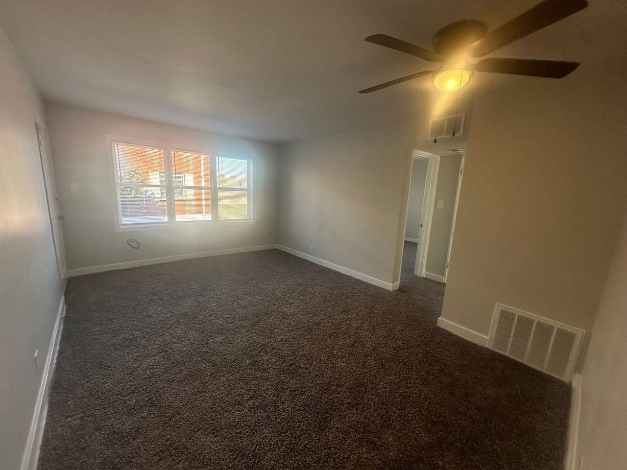 1437 Nightingale Rd - Photo 3 of 12