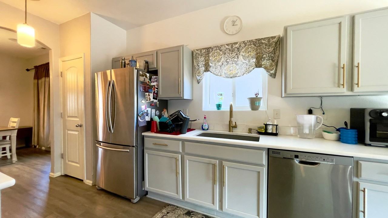 7717 Dry Willow Way - Photo 6 of 30