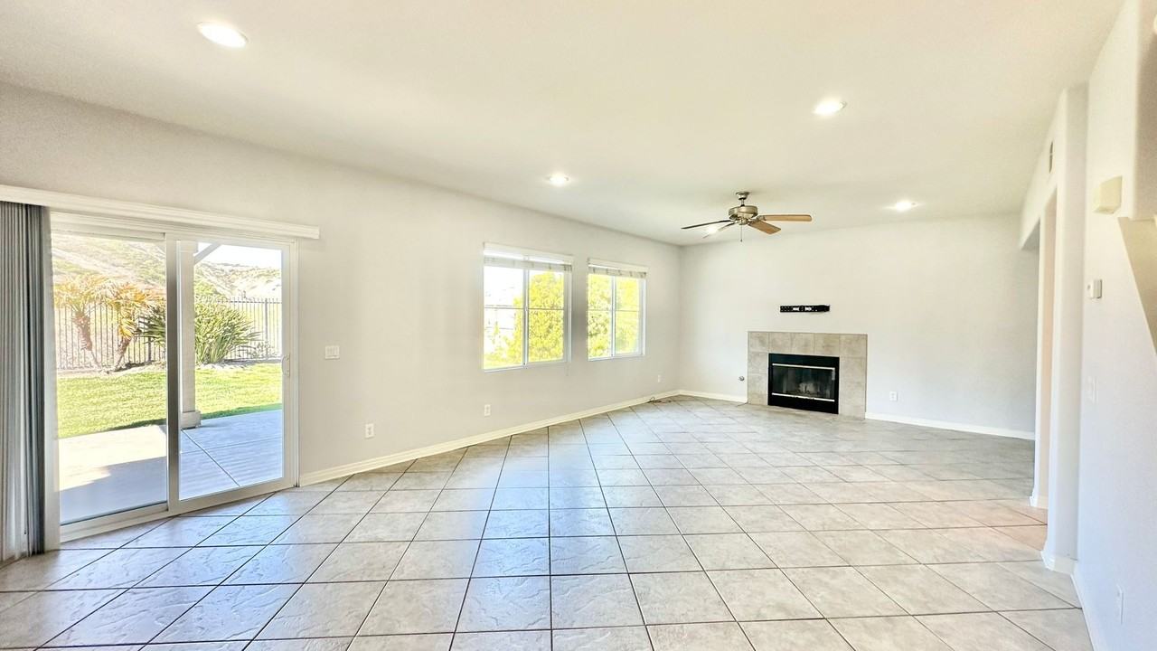 705 Wala Dr - Photo 4 of 40