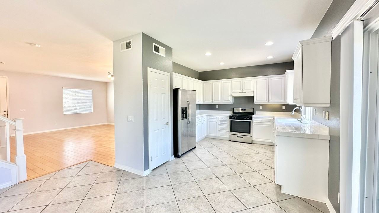 705 Wala Dr - Photo 6 of 40