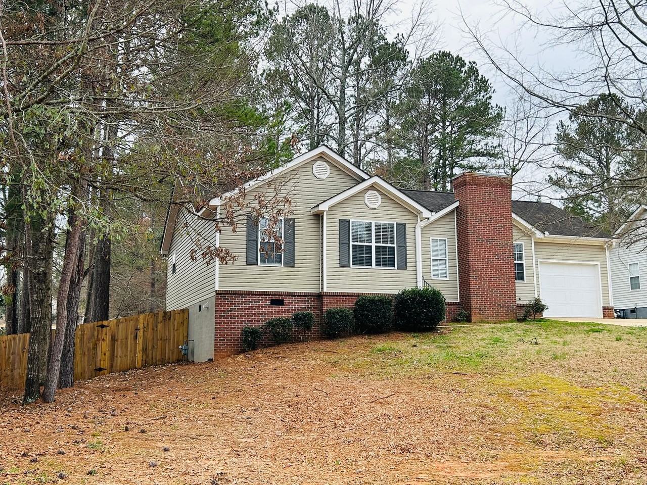 126 Woodridge Cir - Photo 2 of 31