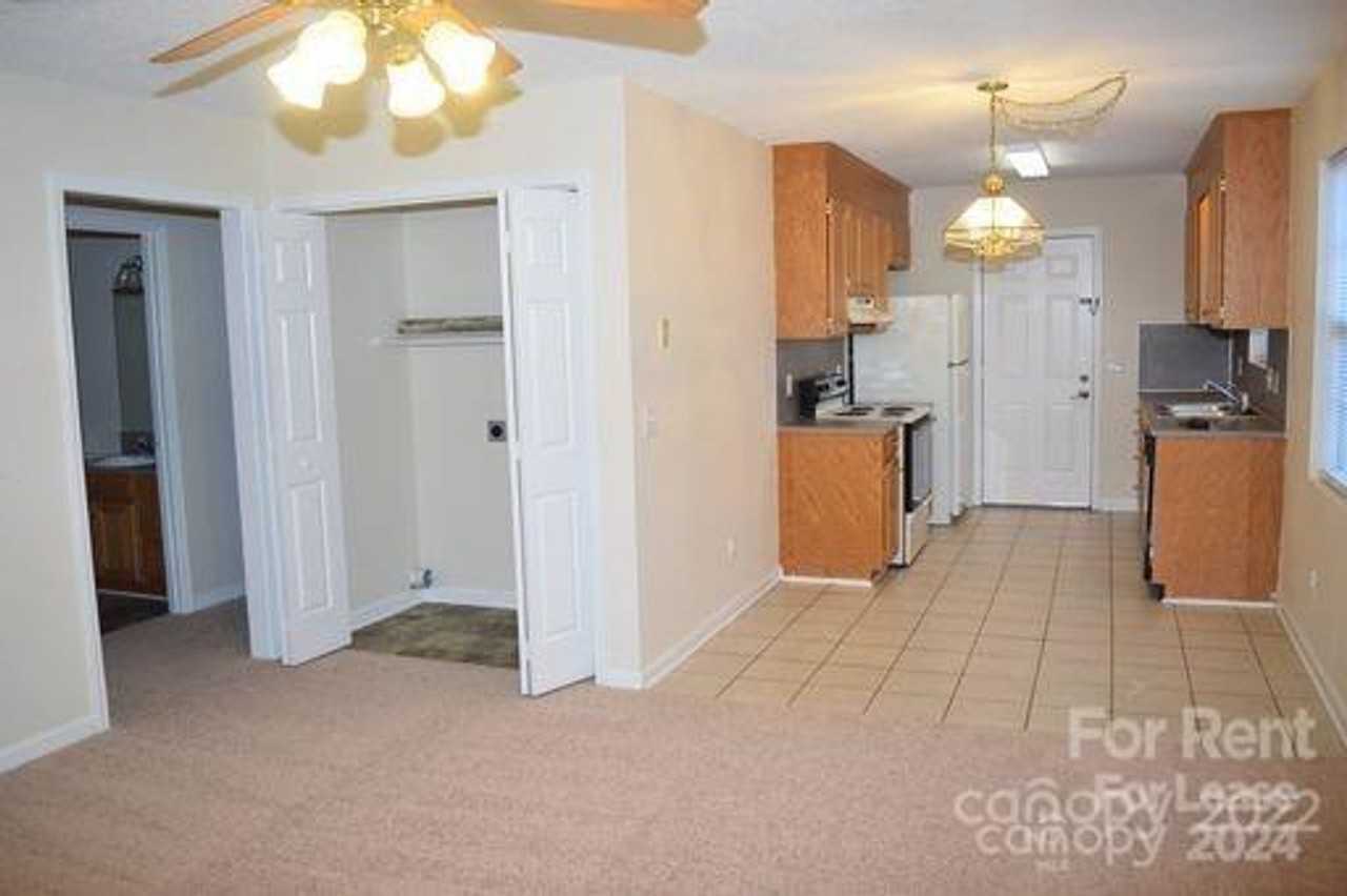 1726 18th Ave Ne - Photo 2 of 9