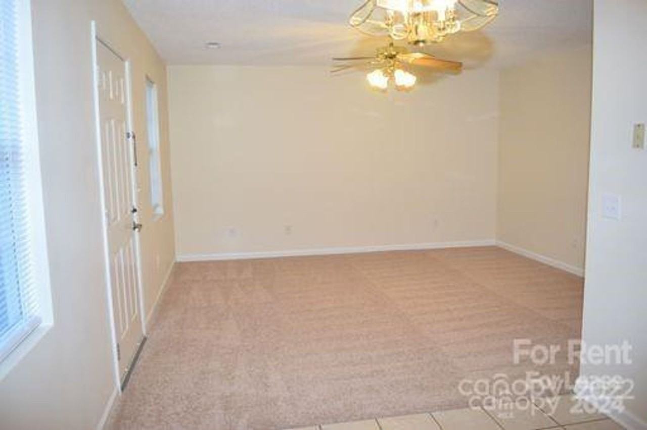 1726 18th Ave Ne - Photo 3 of 9