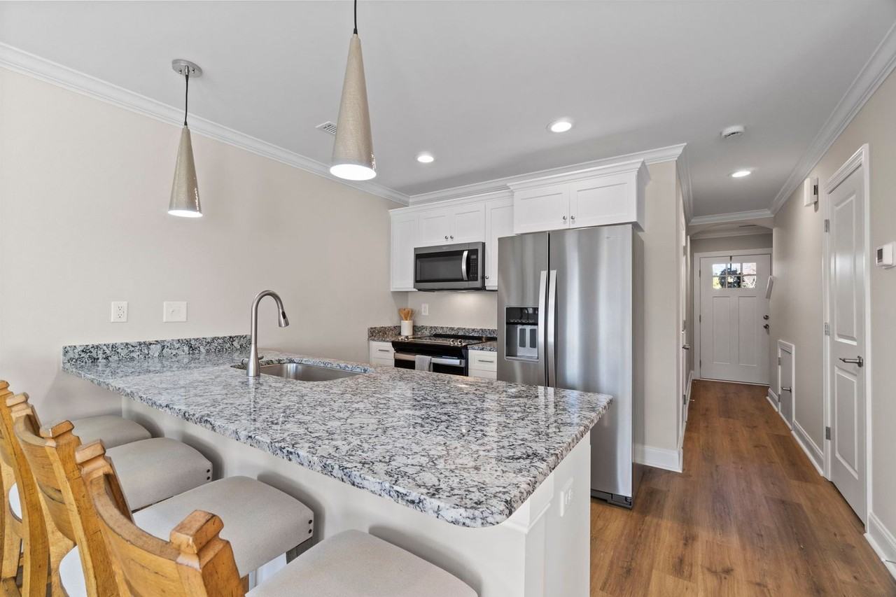 1006 10th St Ne - Photo 6 of 21