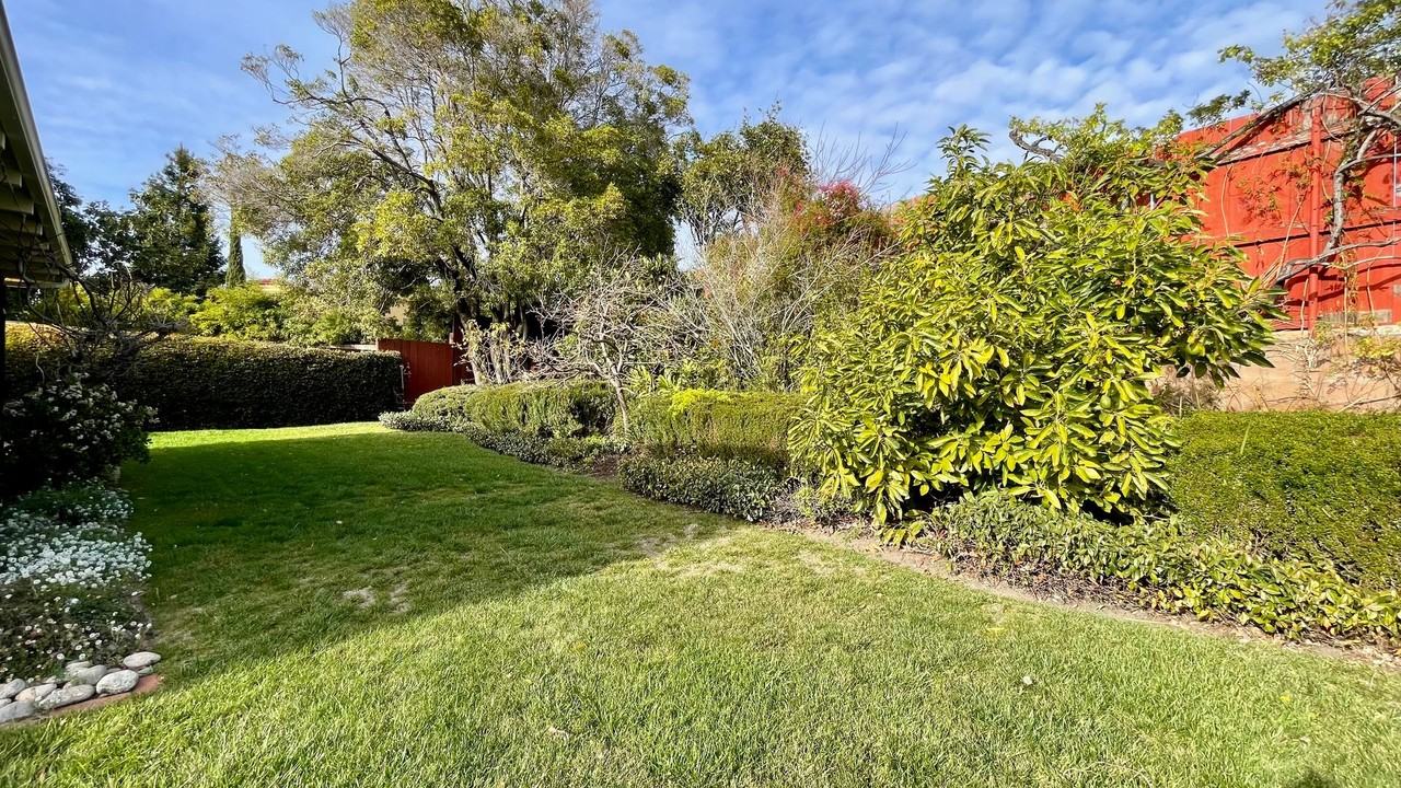 136 Lincoln St - Photo 6 of 21