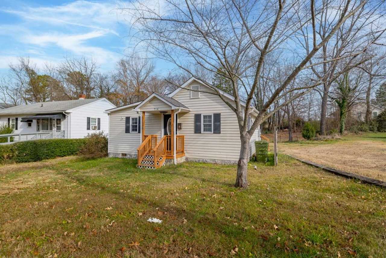 714 Hill St - Photo 2 of 17