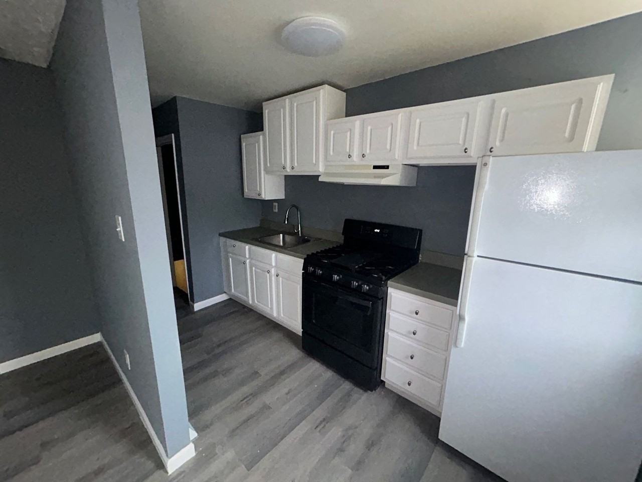 2630 W Franklin St - Photo 3 of 8