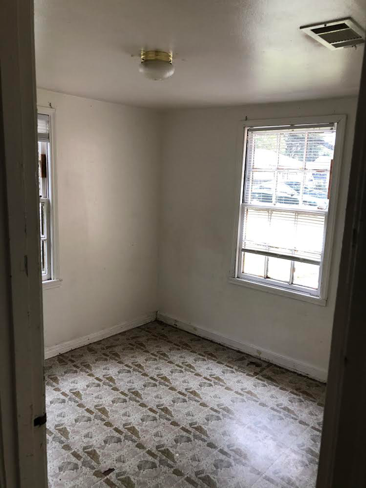 4195 Dallas St - Photo 3 of 6