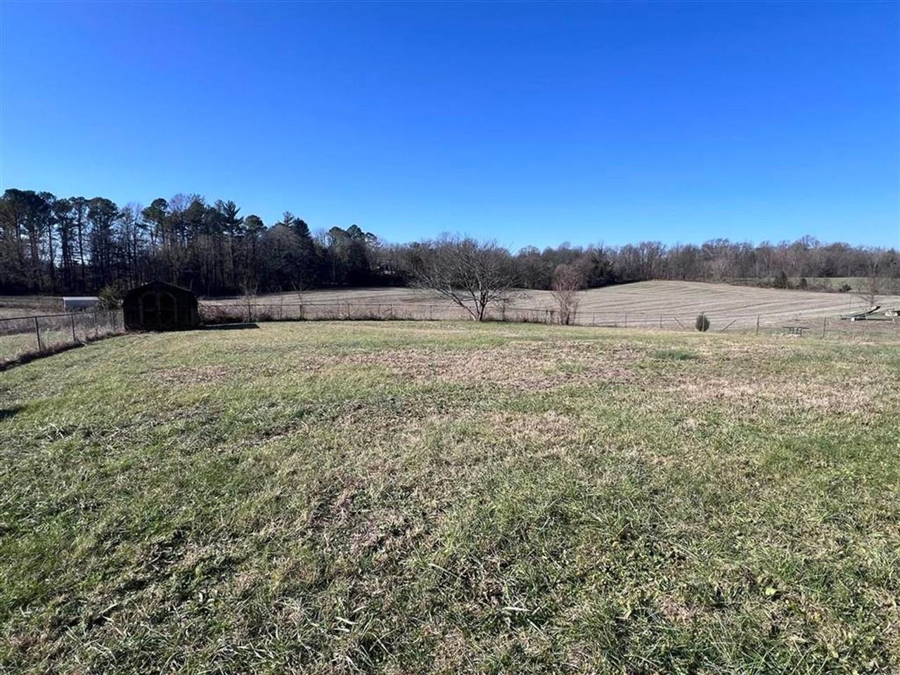 7945 Smith Grove Rd - Photo 3 of 6