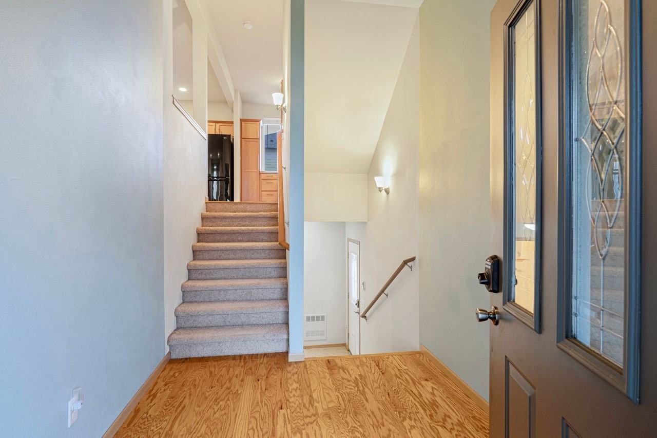 512 95th Ct Se - Photo 2 of 23