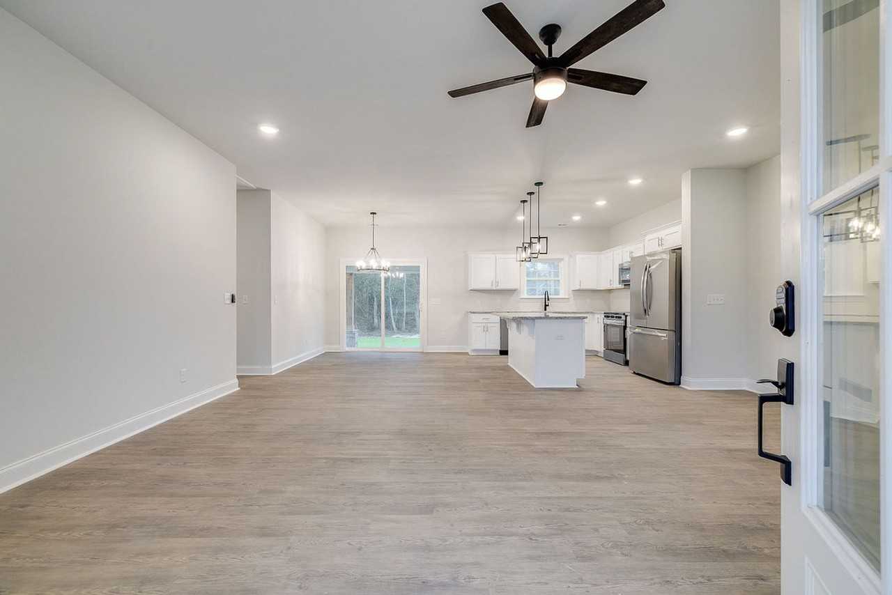 1174 Chimney Rd - Photo 2 of 22