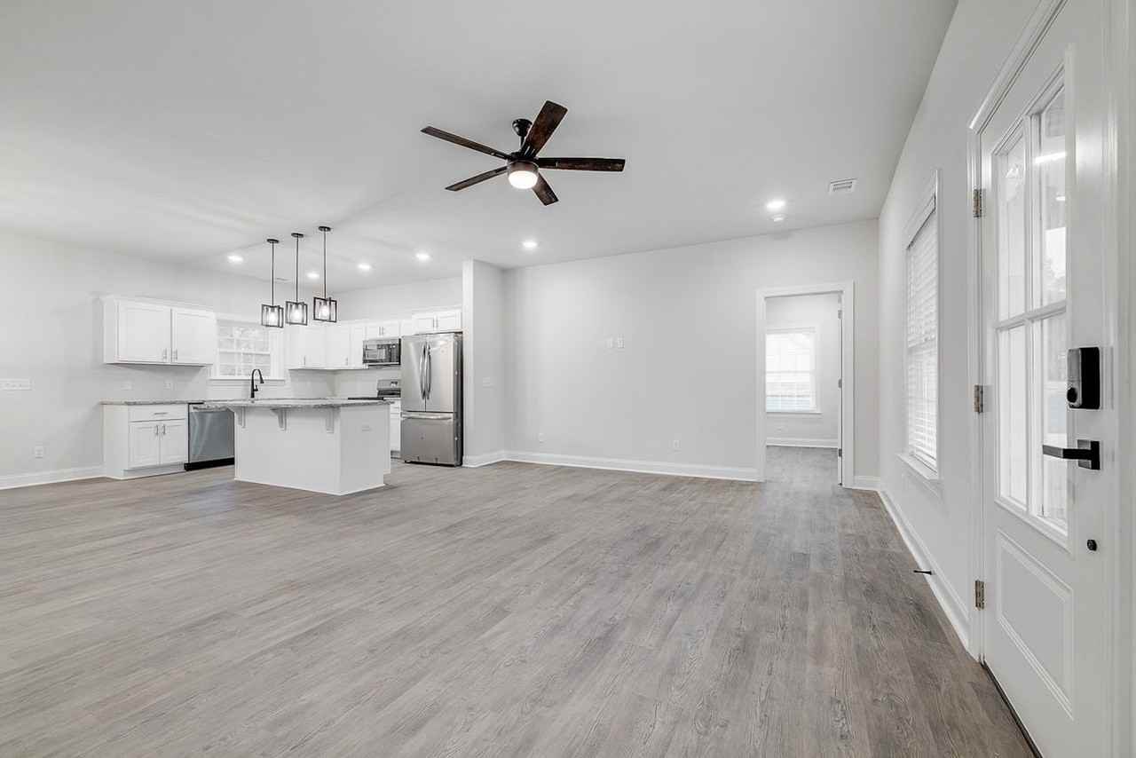 1174 Chimney Rd - Photo 4 of 22