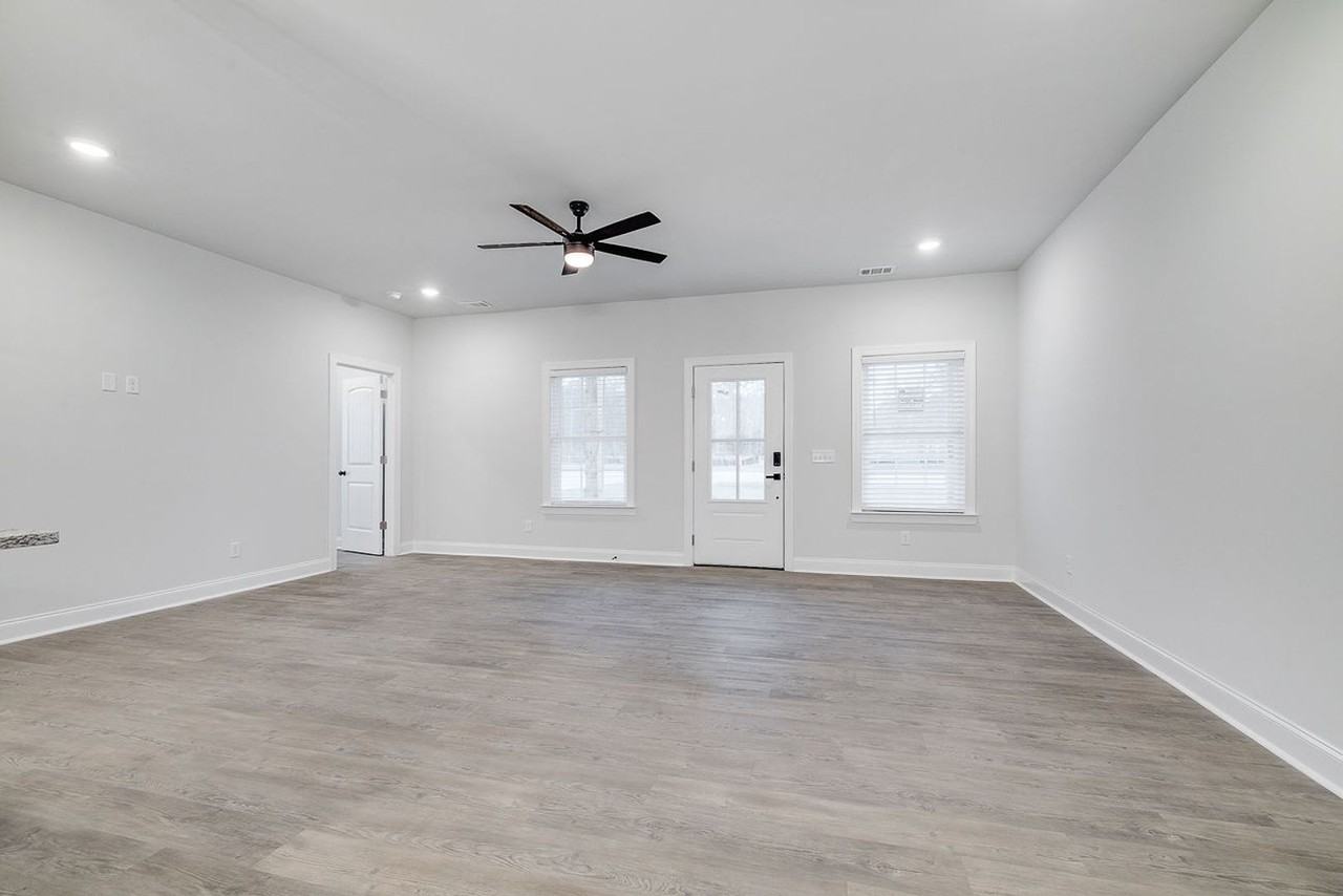 1174 Chimney Rd - Photo 5 of 22