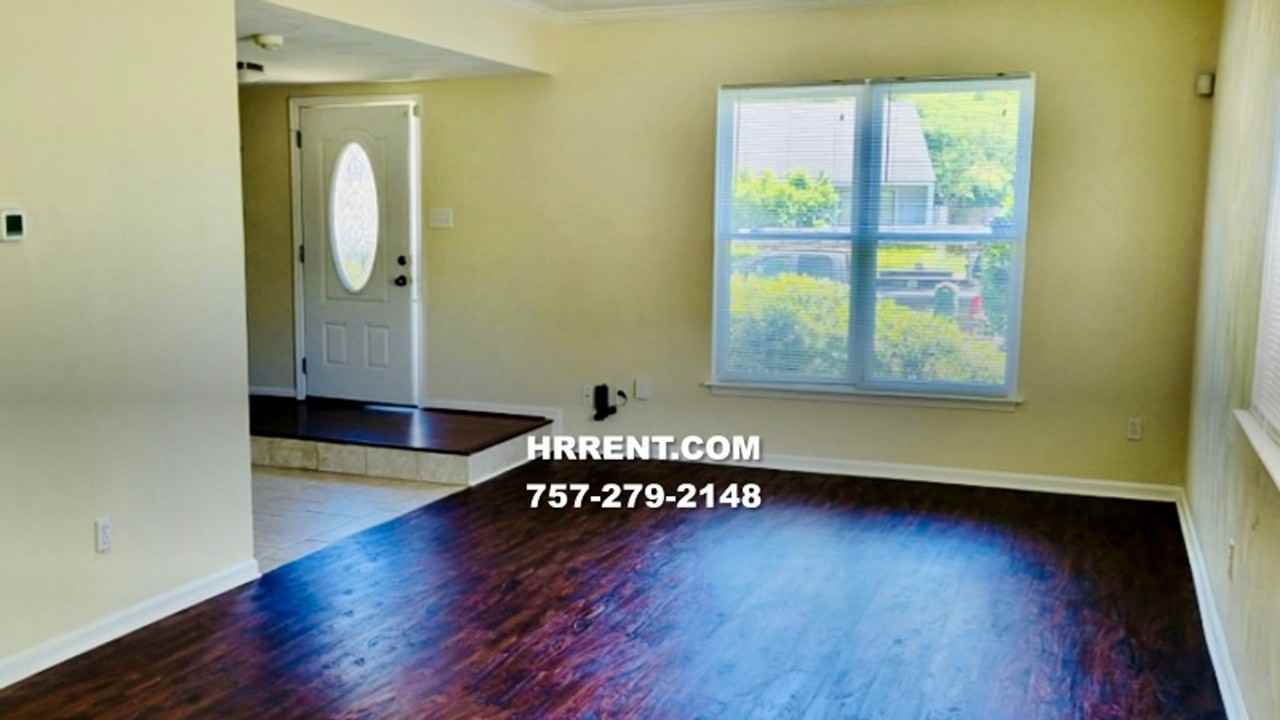 3900 Stateflower Ct - Photo 2 of 21