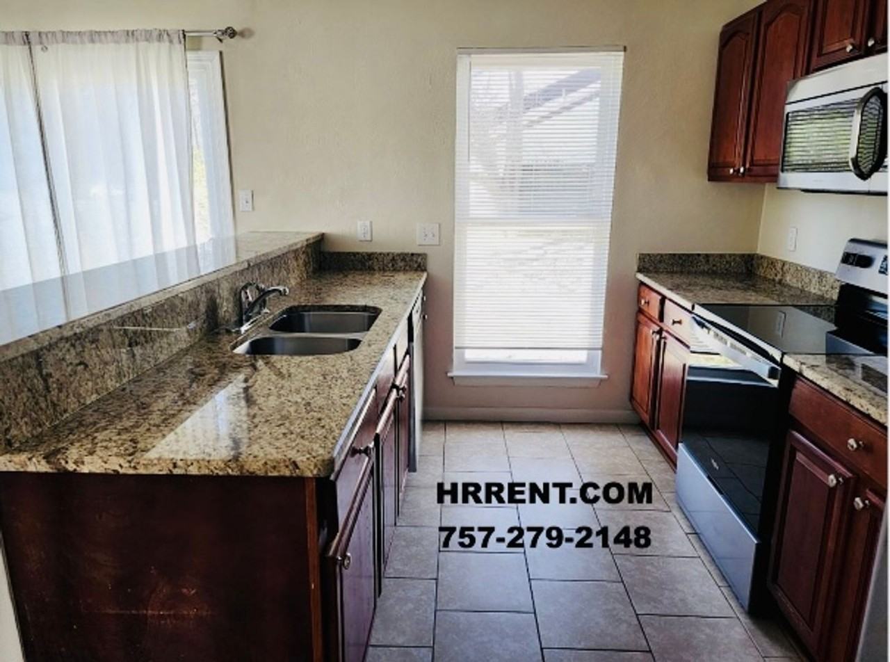 3900 Stateflower Ct - Photo 7 of 21