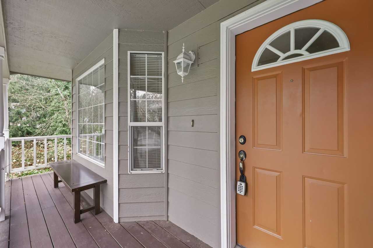 1012 Irving St Sw - Photo 2 of 31