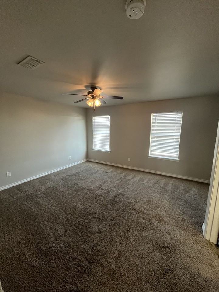 6040 24th St #30 - Photo 4 of 14