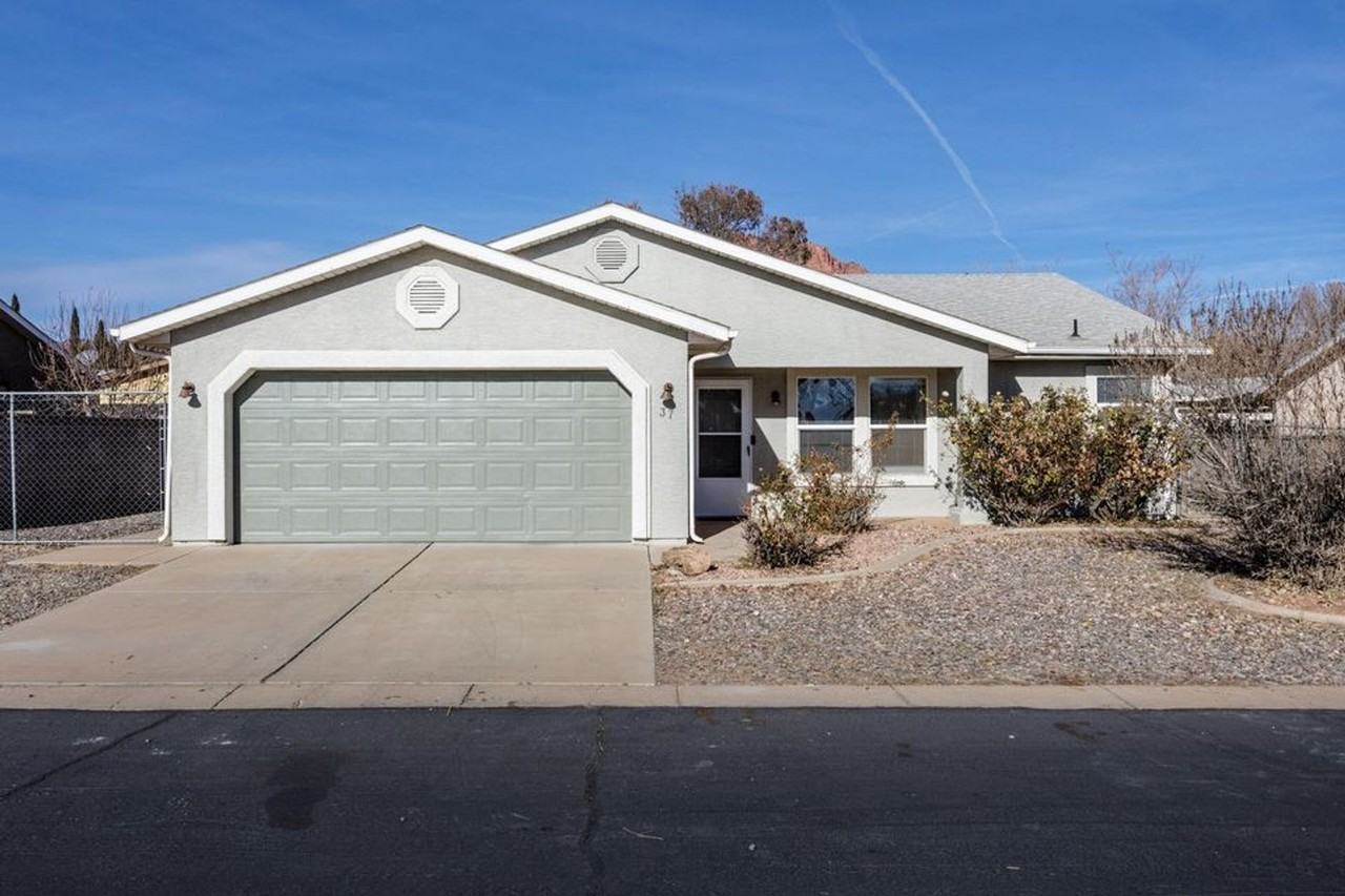 37 E 520 S - Photo 3 of 24