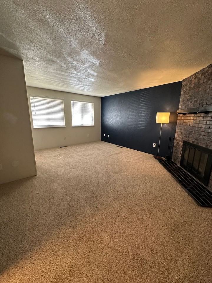 51 N Lyle St - Photo 4 of 19