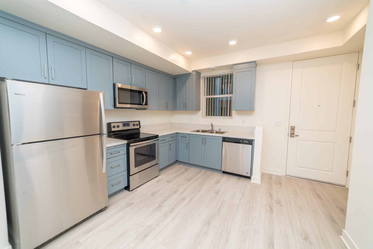 Vibe NoHo - Photo 3 of 24