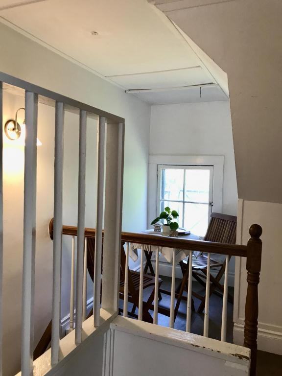 183 Circular St - Photo 5 of 14