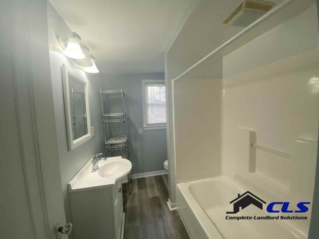 1130 Florida Ave - Photo 4 of 8