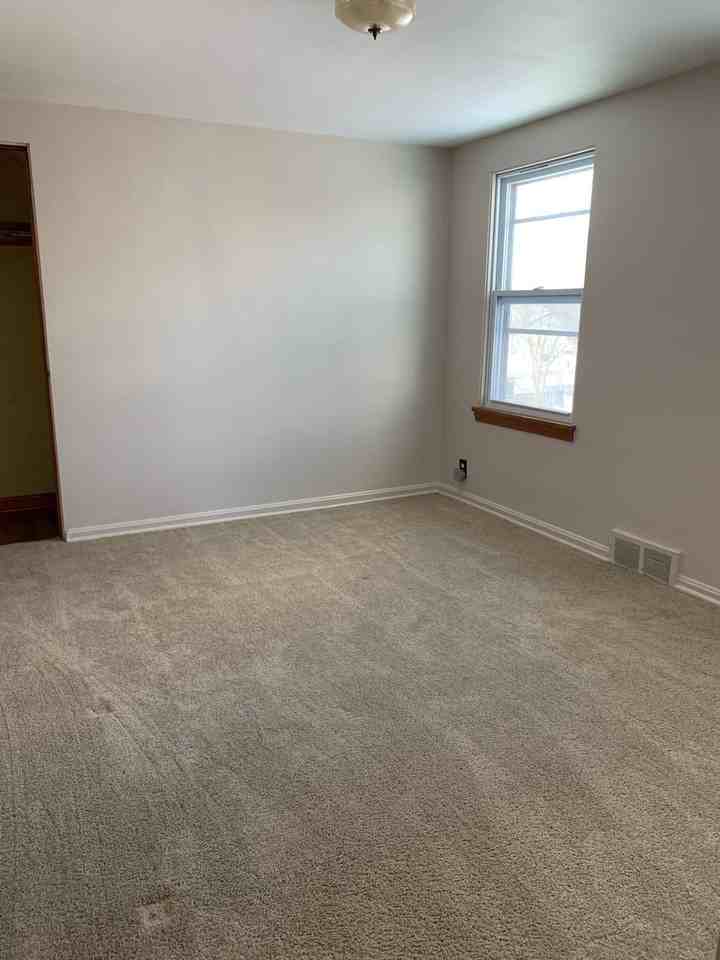 80 Romaine Ave #B - Photo 7 of 13