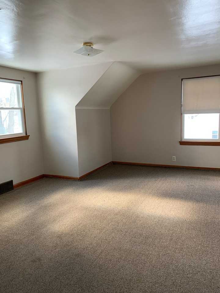 80 Romaine Ave #B - Photo 5 of 13