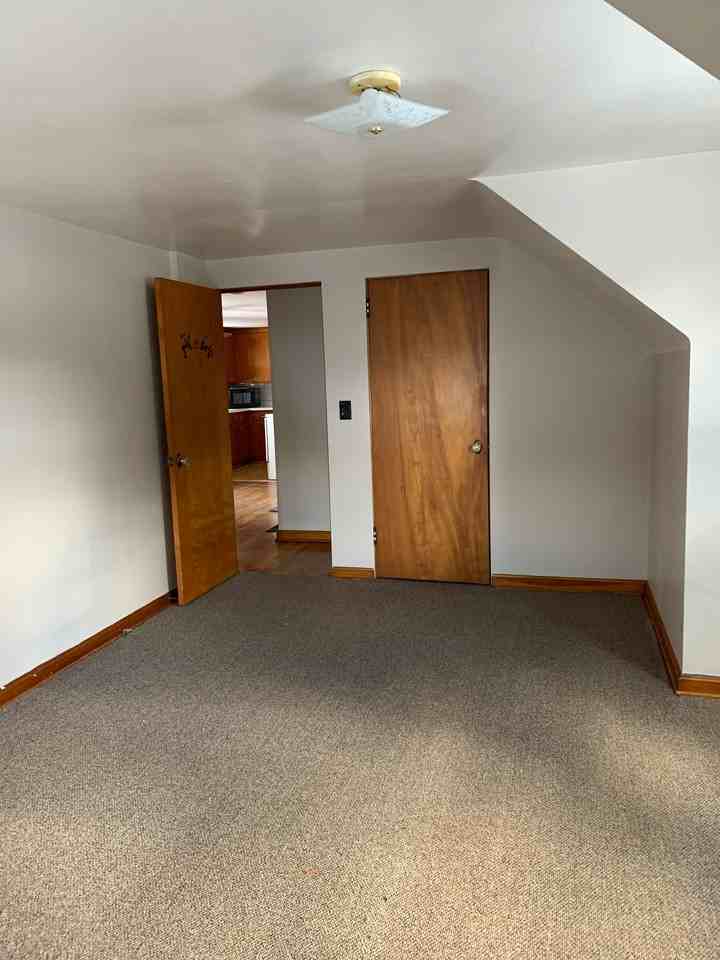 80 Romaine Ave #B - Photo 4 of 13