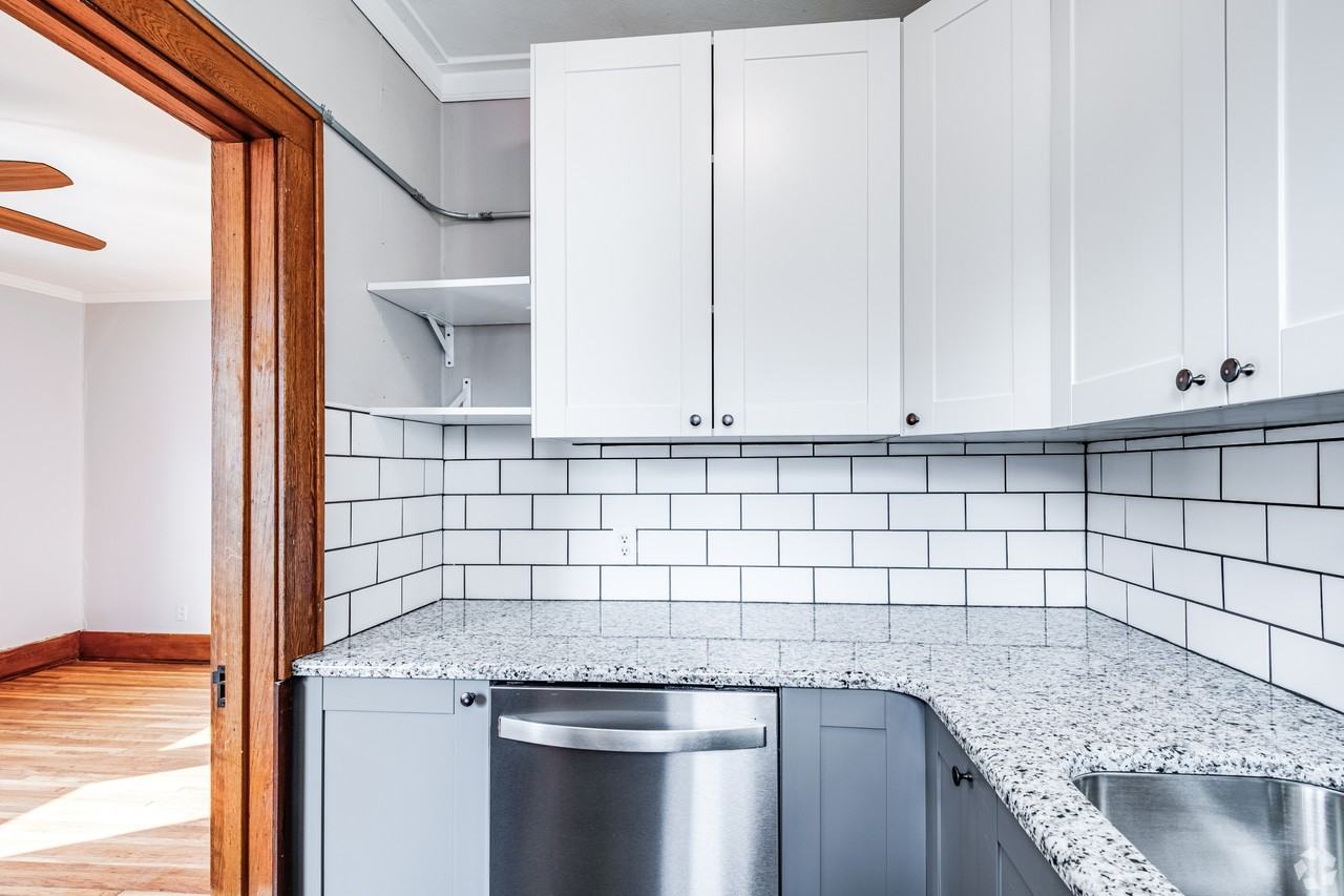 603 1st St Sw #301 - Photo 2 of 15