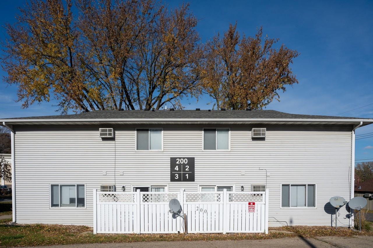 204 18th St Sw #5 - Photo 2 of 15