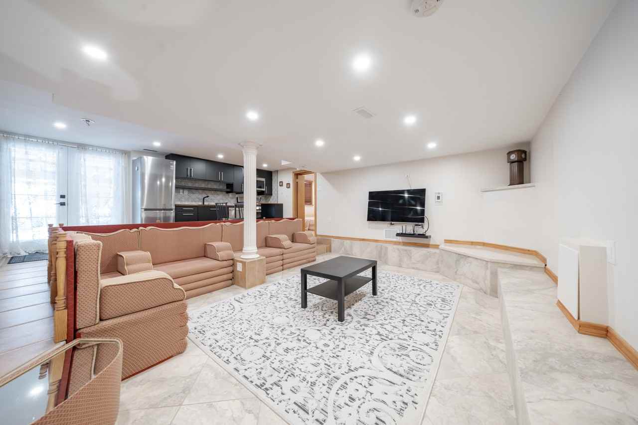 300 East Avenue - Photo 3 of 15