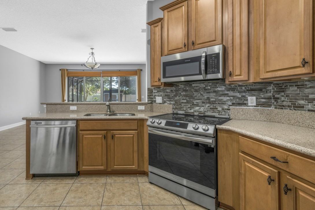 32330 Sunny Parke Dr - Photo 2 of 50
