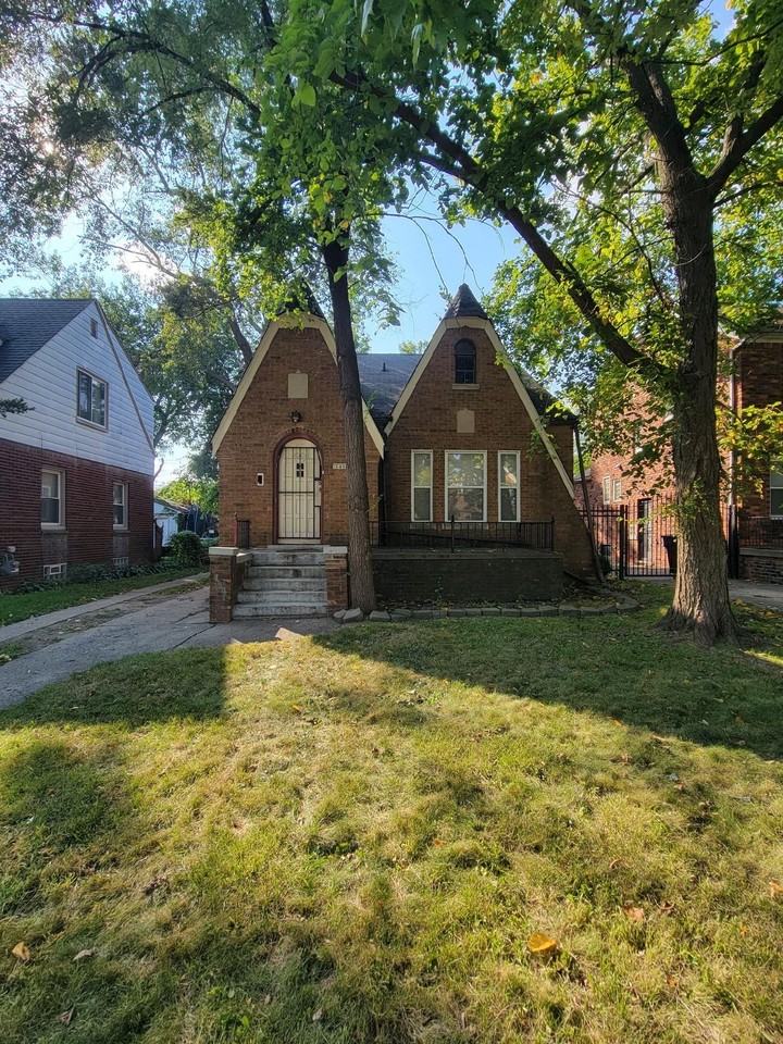 15491 Sussex St - Photo 4 of 8