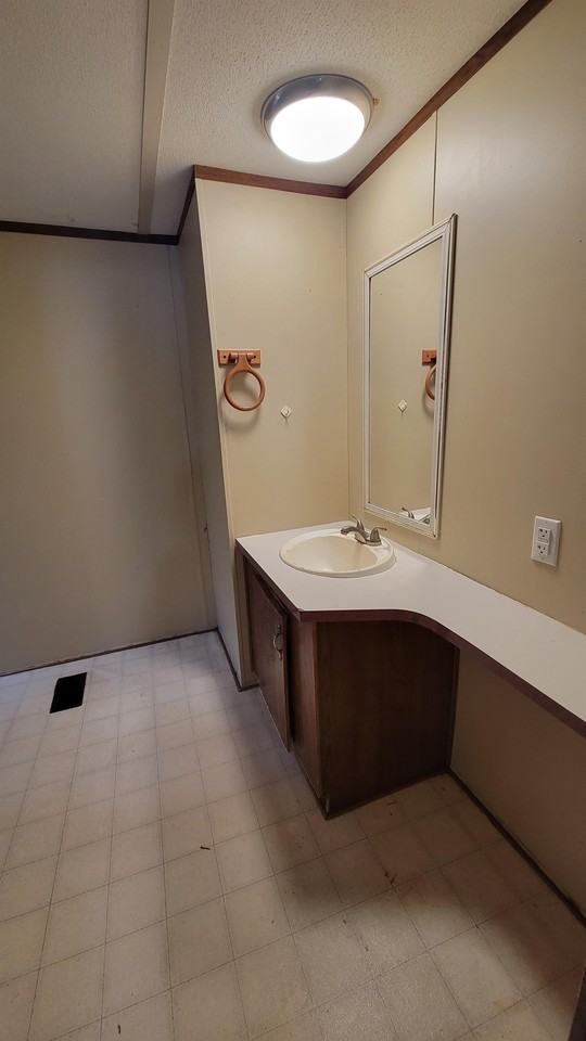 416 Willard Rd - Photo 2 of 26