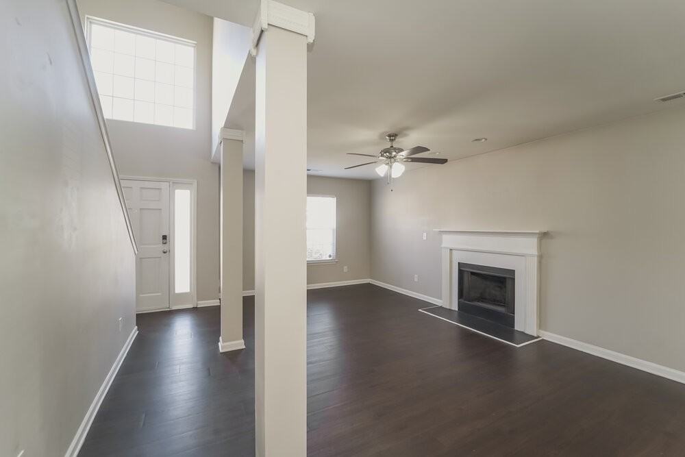 7823 Montbrook Dr - Photo 5 of 17