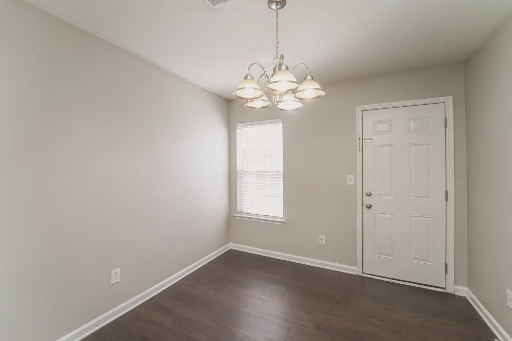 7823 Montbrook Dr - Photo 7 of 17