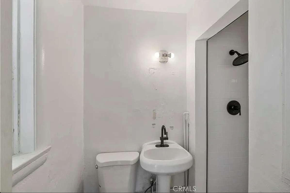 11393 Lee Ave #11393 - Photo 5 of 10