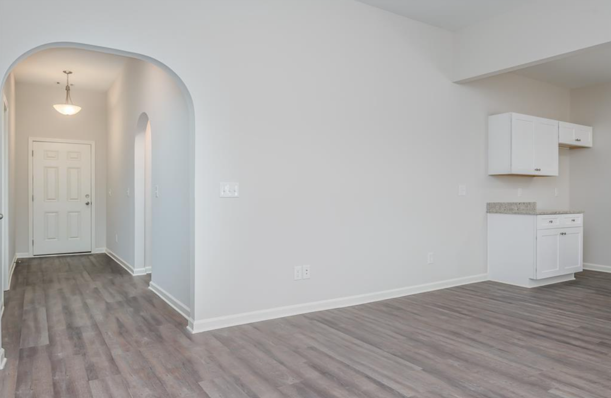 1884 Landing Pl - Photo 3 of 9