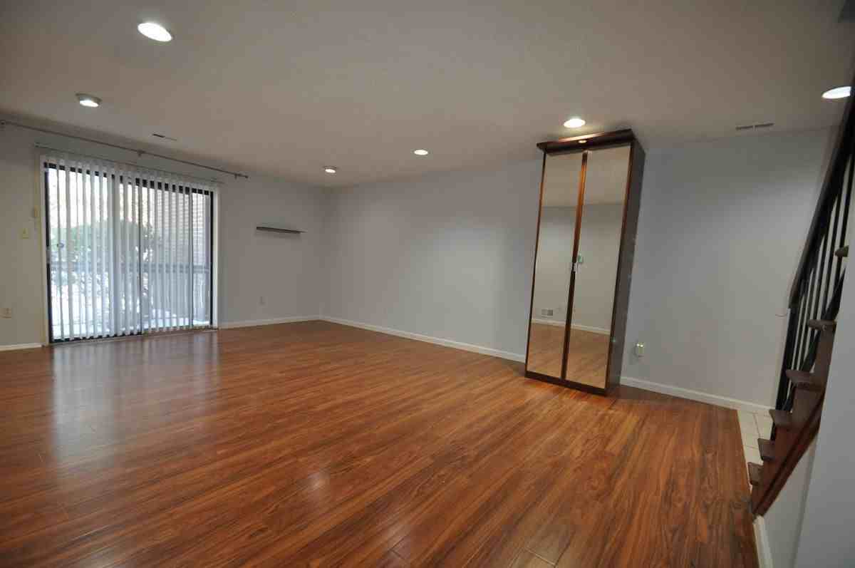 1404 Edison Glen Ter - Photo 2 of 7