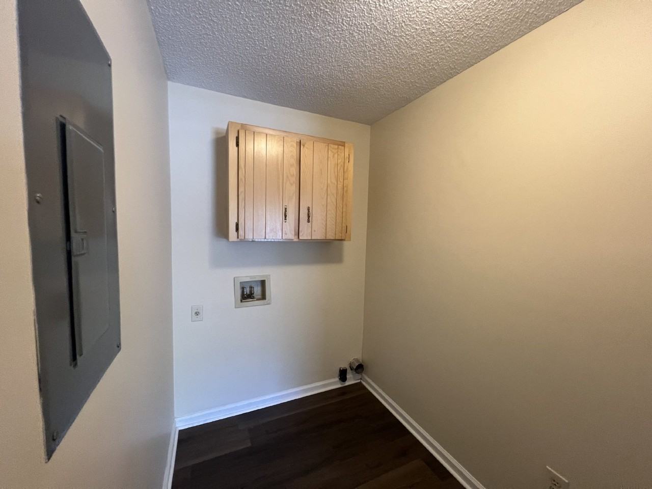 61 Henry Ln - Photo 5 of 11